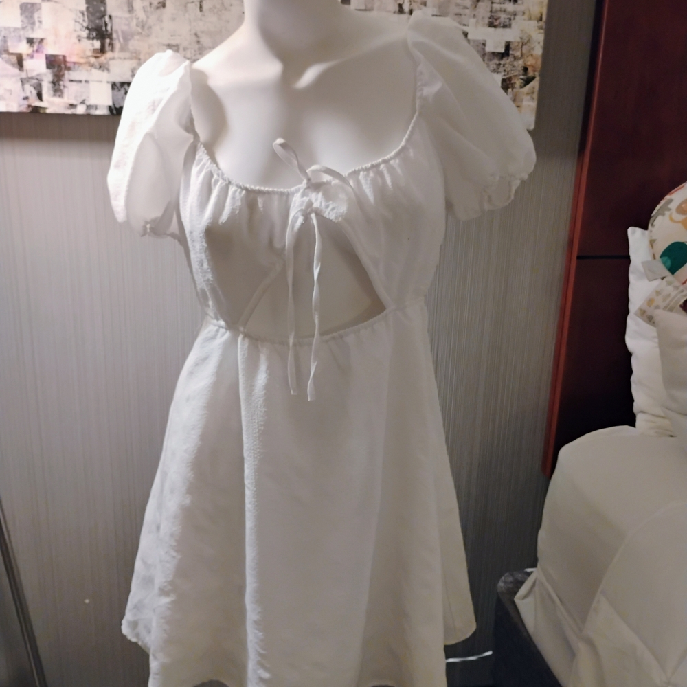 Elegant White Women's Mini Dress